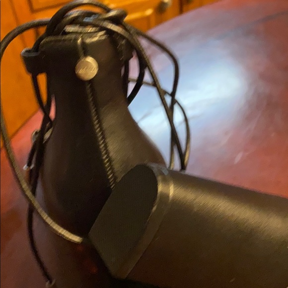 Shoes - Picture 6 of 9